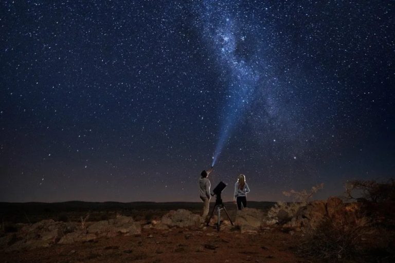 Ultimate Guide to Dune Bashing and Stargazing in Dubai for Couples